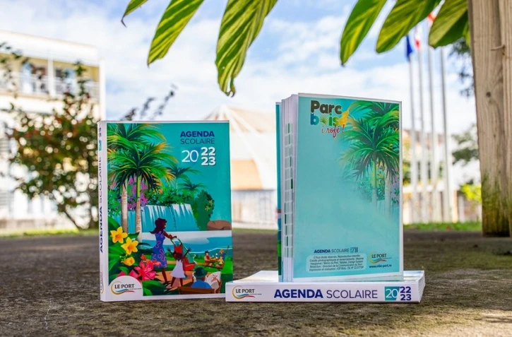 Le Port : des agendas scolaires aux couleurs de la ville remis aux élèves 