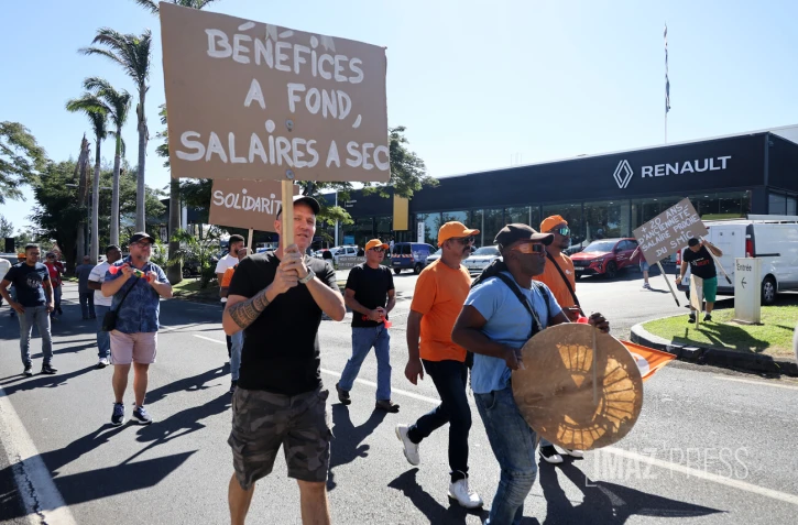 Automobiles Réunion : la grève illimitée continue, les négociations au point mort 