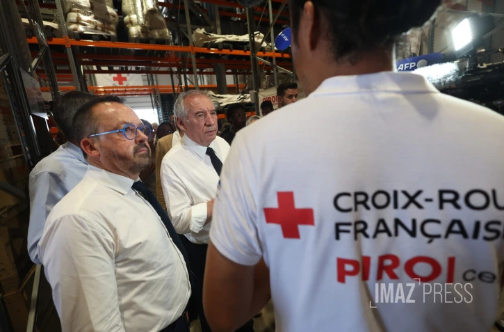 François Bayrou à la Réunion pour chido