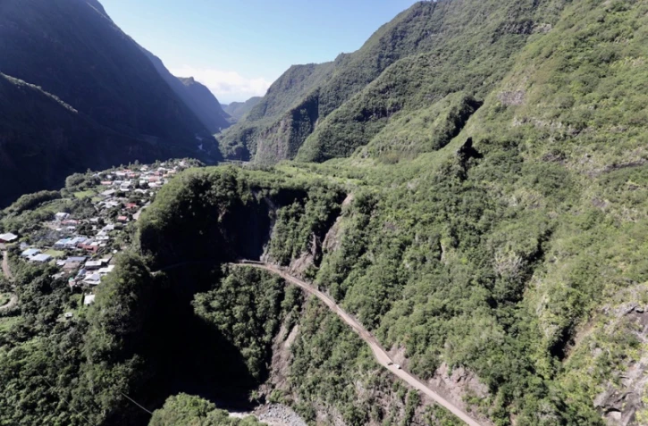 Route de Cilaos fermée vue du ciel