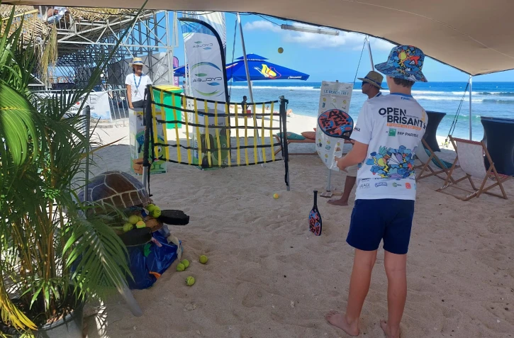 Sensibilisation à l'environnement à l'Open Beach des Brisants