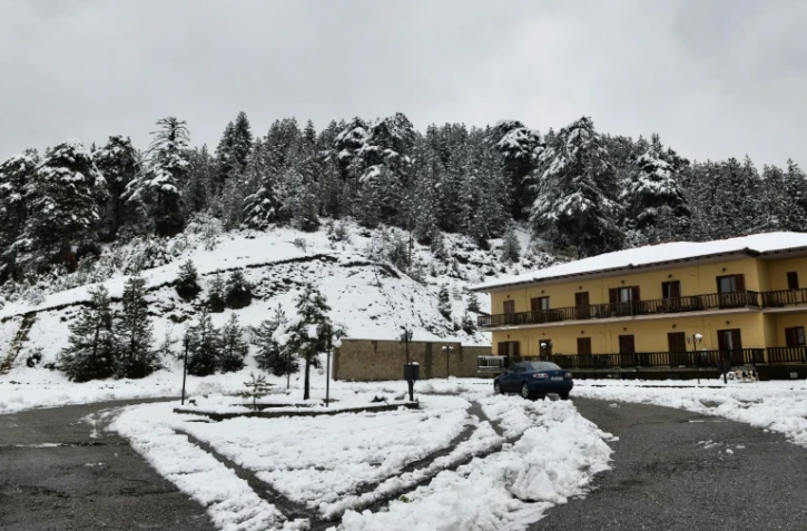 Un chalet de montagne transformé en camp de réfugiés près de Polineri, le 12 décembre 2019 en Grèce