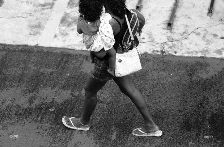 jeune mÚre célibataire