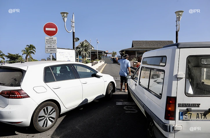 Blocage du port de Saint-Gilles par les amodiataires
