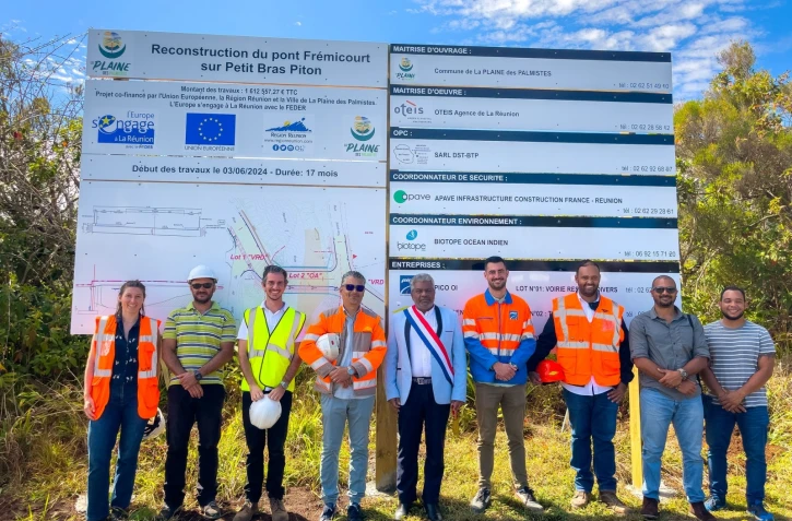 Reconstruction du pont à la plaine des palmiste