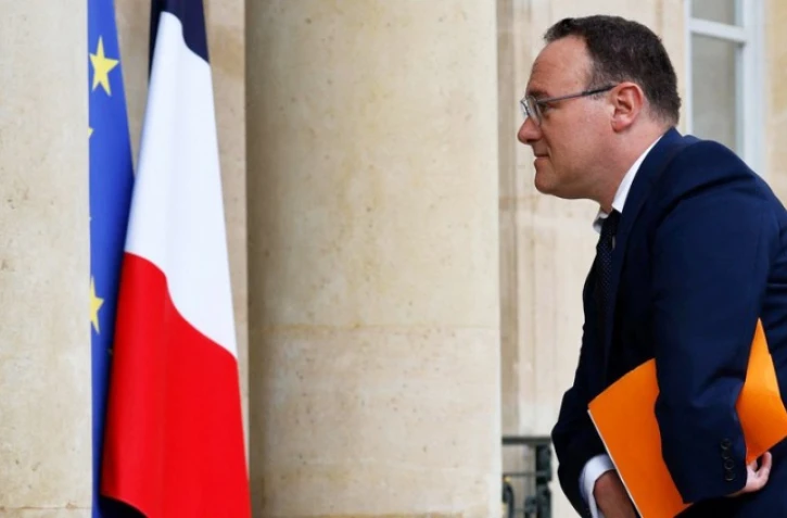 Damien Abad, nouveau ministre des Solidarités, lors de la passation de pouvoirs au ministère de la Santé, le 21 mai 2022 à Paris