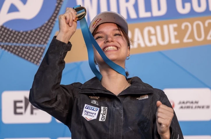 Escalade : la réunionnaise Oriane Bertone remporte sa première Coupe du monde