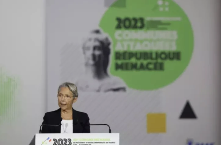 La Première ministre Elisabeth Borne lors de son discours au congrès des maires, à Paris, le 23 novembre 2023 ( AFP / Alain JOCARD )
