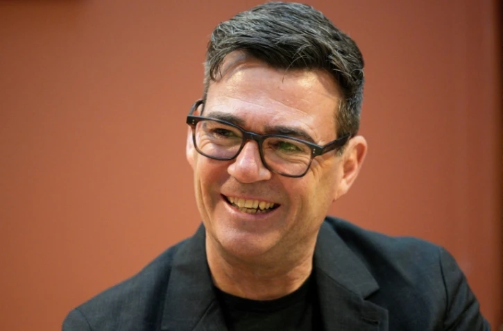 Andy Burnham lors d'une visite d'une association caritative qui vient en aide aux sans-abri, Ă Londres, juste avant sa nomination au poste de Premier ministre, le 20 juillet 2026