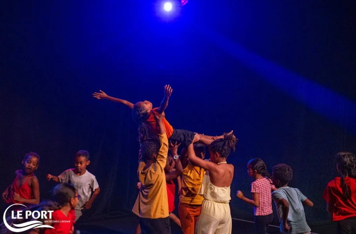 Le Port : action chorale et allons danser, des aventures éducatives et culturelles