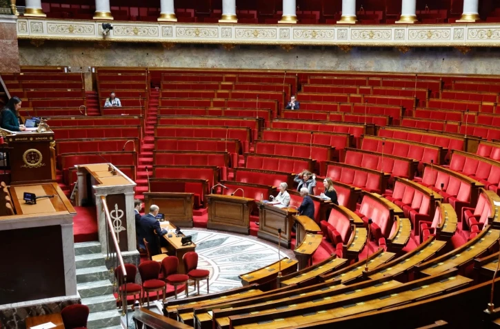 La Première ministre Elisabeth Borne à l'Assemblée nationale à Paris, le 4 décembre 2023