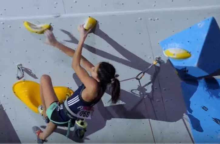 Championnat d'europe jeune d'escalade : Oriane Bertone en or et Manon Lebon en argent