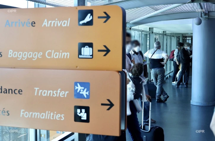 confinement strict des voyageurs