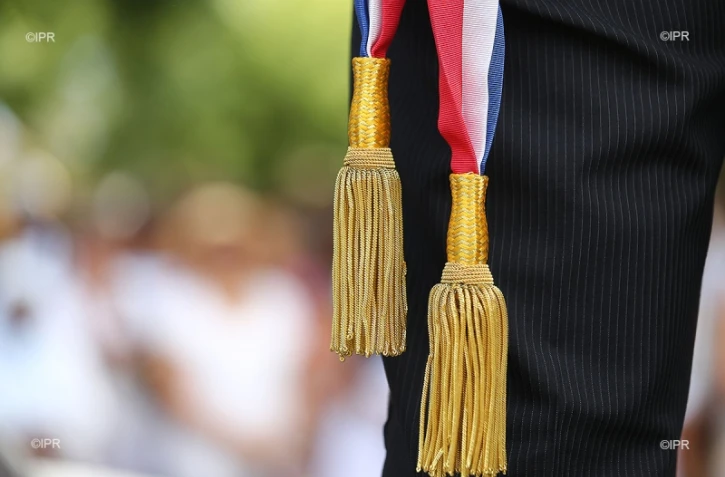 écharpe tricolore de maire