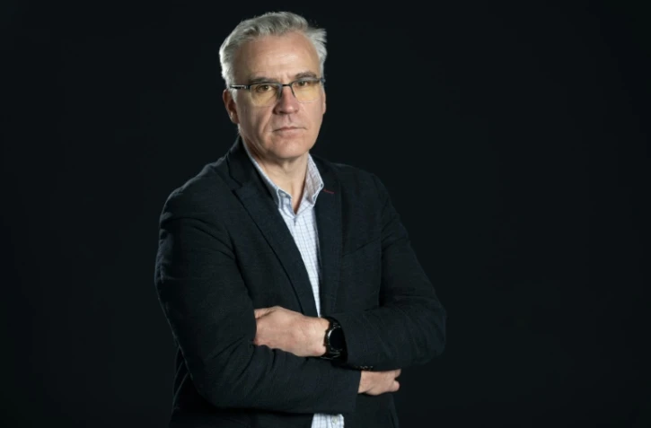 Photo prise le 20 avril 2023 à Paris lors d'un entretien à l'AFP de Philippe Chauvin, le père d'un jeune espoir du rugby français, Nicolas Chauvin, décédé à la suite d'un plaquage dangereux en décembre 2018