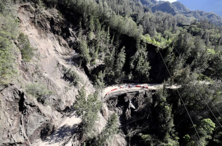 Route de Cilaos fermée vue du ciel