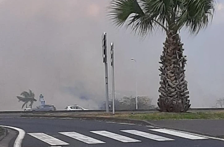 Gros incendie à la rivière des galets