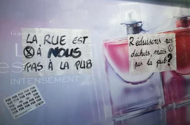 Nouvelle action d'Extinction Rébellion : plus de 300 affiches collées dans Saint-Denis