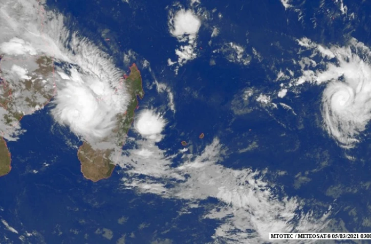 Dépression tropicale : La Réunion en pré-alerte jaune cyclonique