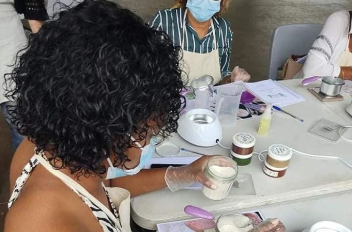 Saint-Paul : atelier de fabrication de comestique naturels