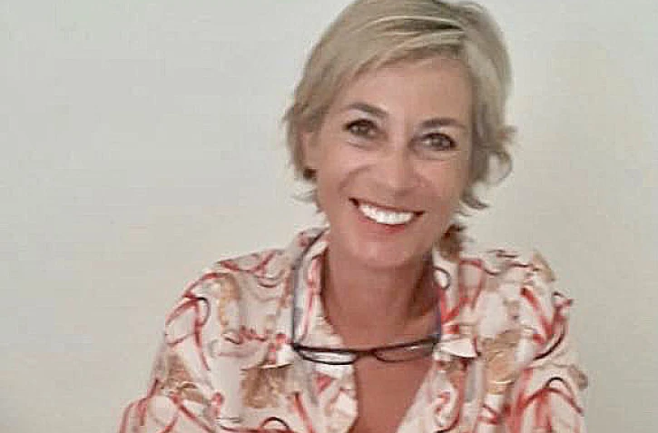  Hélène Coddeville  Référente territoriale adjointe LaREM 974, chargée de la communication et du porte-parolat