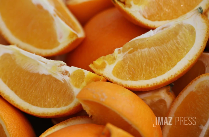 orange fruit 