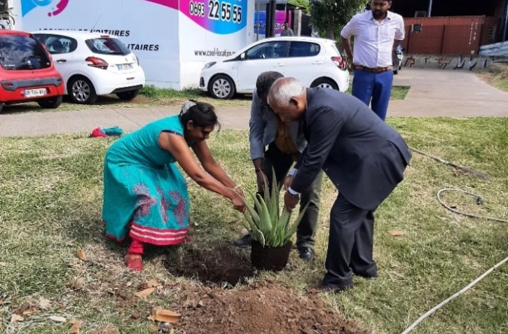 jardin partagé à saint paul avec le consul de l'inde