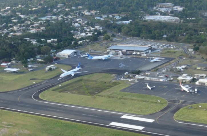 aéroport de dzaoudzi mayotte