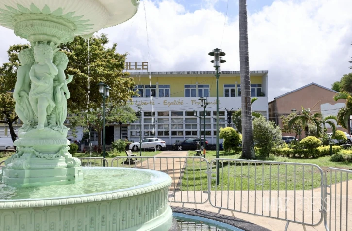 Perquisition Ă la mairie de Saint-Louis