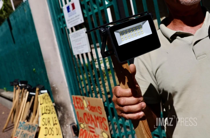 Saint-Paul contre les LED