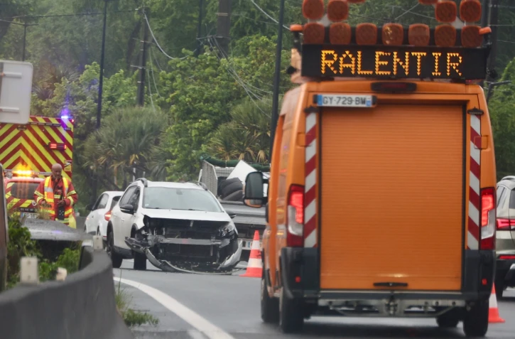Fortes pluies : accident sur la route de la Jamaïque, voie de gauche neutralisée vers le nord
