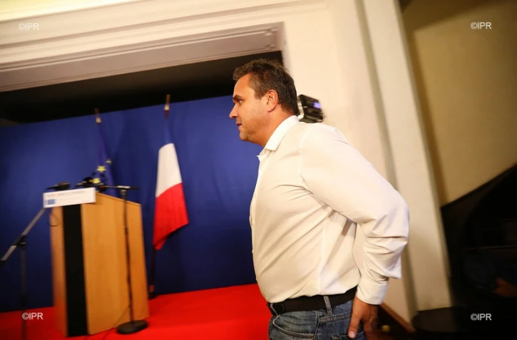 Cher(e)s Mesdames et Messieurs les élu(e)s, nous avons tellement eu peur de vous avoir perdus...