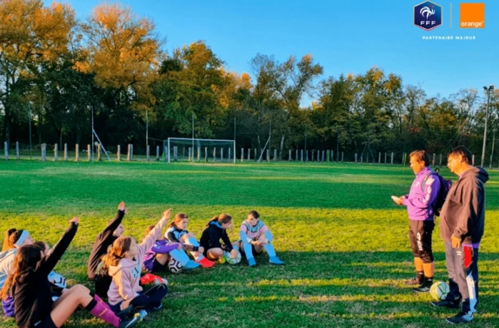 Éducation numérique : Orange et les clubs de foot amateurs se mobilisent