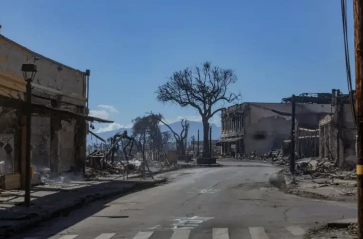 Des bâtiments calcinés à Lahaina, sur l'île de Maui, le 11 août 2023 à Hawaï ( AFP / Moses SLOVATIZKI )