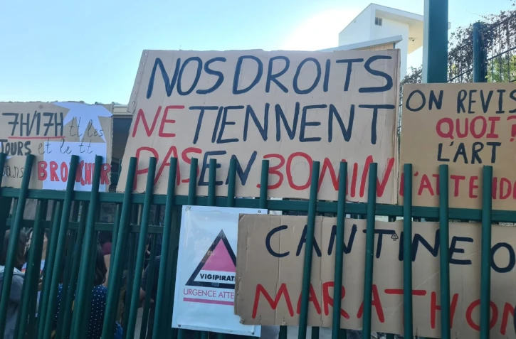 Saint-Paul : mobilisation devant le lycée Évariste de Parny pour dénoncer une mauvaise gestion de l'établissement