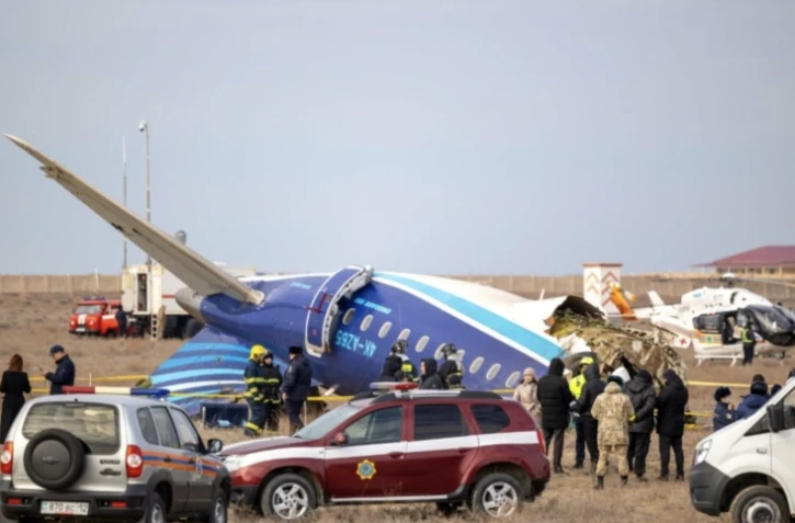 Le site du crash d'un avion de ligne d'Azerbaijan Airlines près de la ville d'Aktau, le 25 décembre 2024 dans l'ouest du Kazakhstan ( AFP / Issa Tazhenbayev )