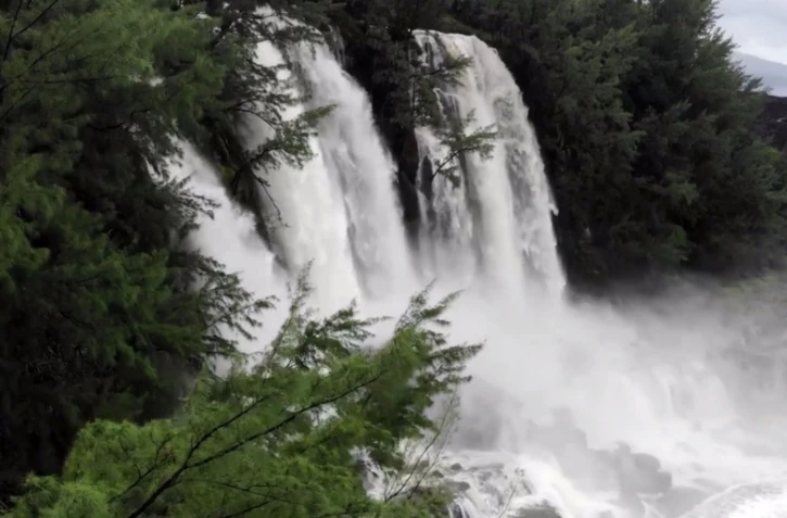 cascade éphémère au Tremblet