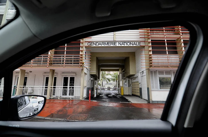 Thierry Robert entendu par les gendarmes à la caserne Verines