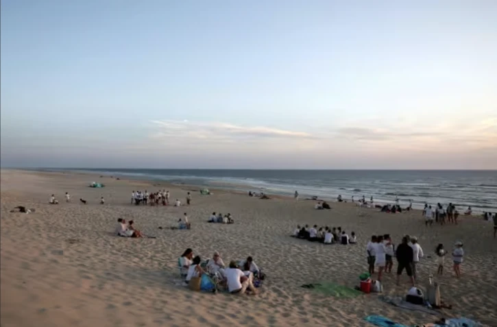 Retour timide des touristes au Porge, encore meurtri par le mégafeu