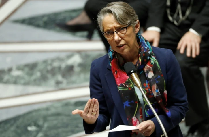 La ministre des Transports Elisabeth Borne lors d'une séance de questions à l'Assemblée nationale le 19 décembre 2017 à Paris