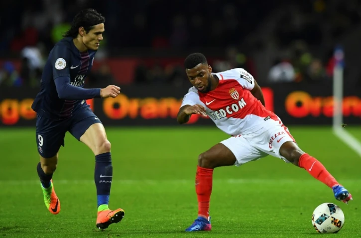 L'attaquant du PSG Edinson Cavani et le milieu de terrain de Monaco Thomas Lemar, le 29 janvier 2017 au Parc des Princes
