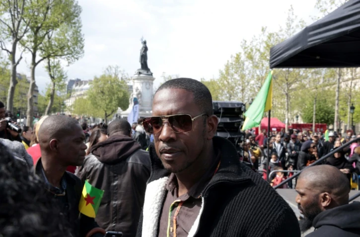 Le porte-parole du collectif des "500 frères" Olivier Goude lors d'une manifestation à Paris le 17 avril 2017