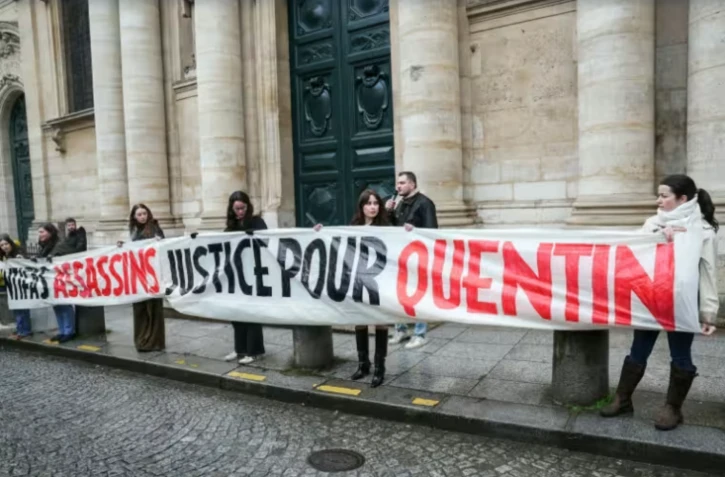 Rassemblement à Paris le 15 février 2026 pour demander "justice pour Quentin", décédé à Lyon après une agression mortelle ( AFP / ALAIN JOCARD )