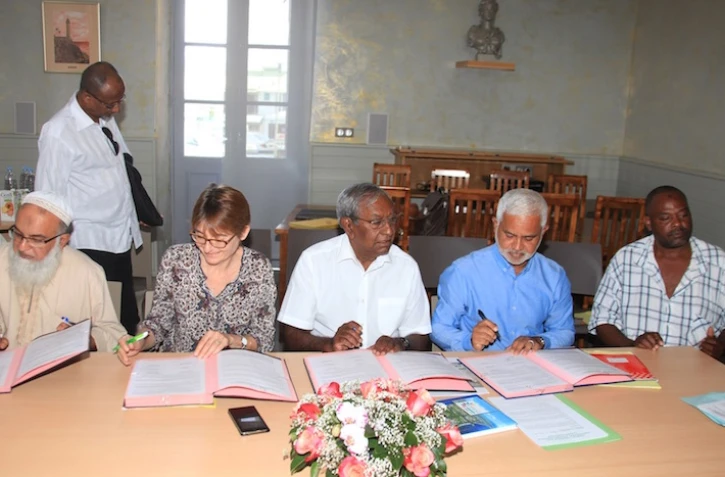 signature de la charte contre la radicalisation