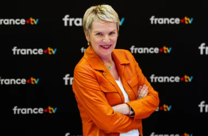 Elise Lucet, présentatrice de l'émission Cash Investigation, pose le 8 juillet 2025 à Paris ( AFP / DIMITAR DILKOFF )