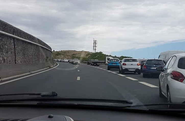 Un fourgon en feu au tunnel du Cap La Houssaye