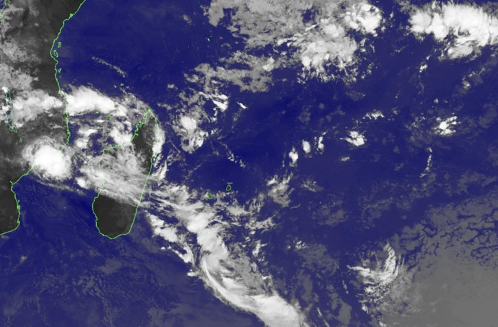 Saison cyclonique : deux formations dépressionnaires pourraient se former d'ici mardi