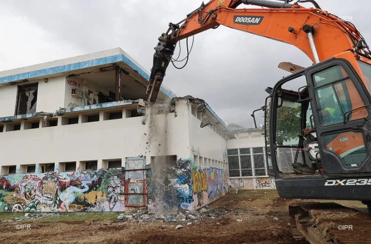 démolition de l'ancienne bibliothèque du front de mer