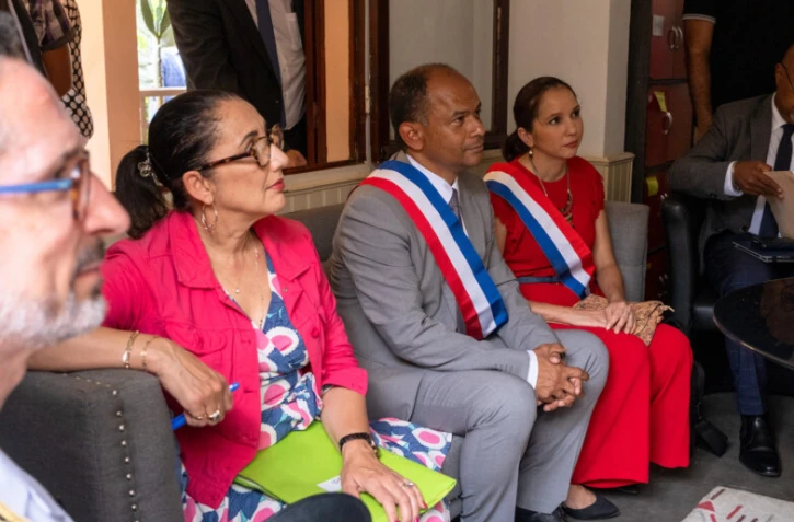 Fadila Khattabi, ministre déléguée chargée des personnes handicapées, se rend à Saint-Paul [?]