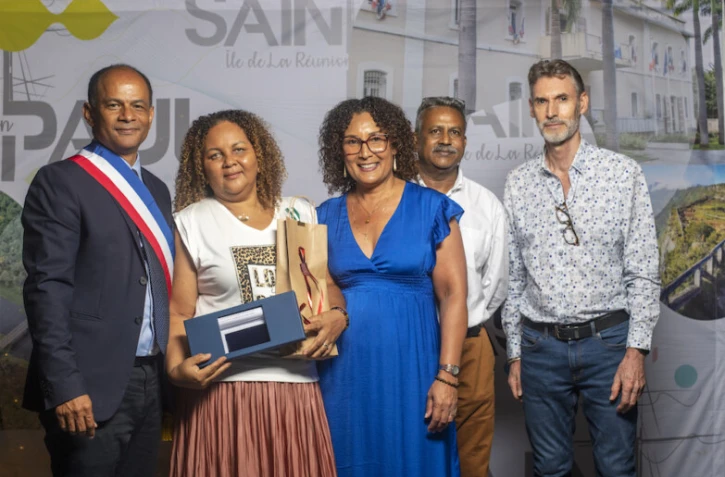 Cérémonie de remise de médailles aux agents de la Ville